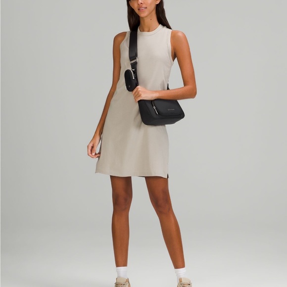 🆕 Lululemon Crossbody with Nano Pouch 2L - Picture 2 of 9